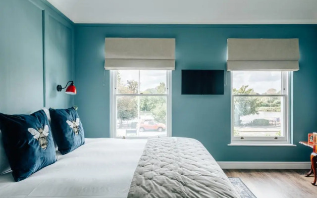 Hermes Hotel by Nestor