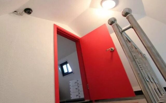 B my guesthouse - Hostel