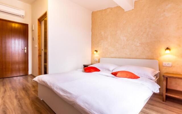 B&B Tonivale