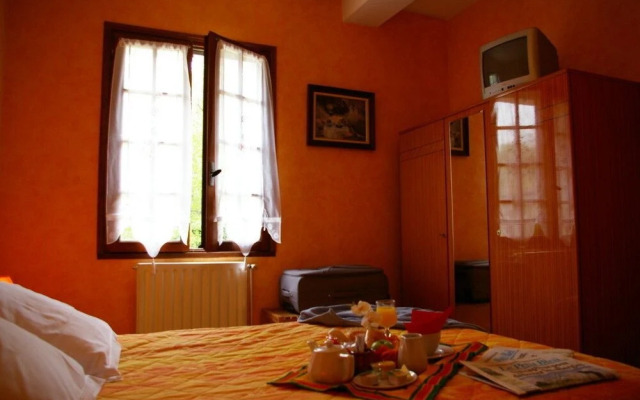 Logis Lauberge Du Brulhois