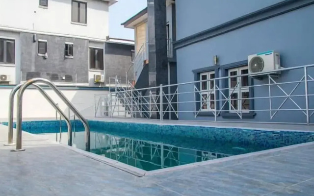 DeGrosvenor Hotel and Suites Lagos
