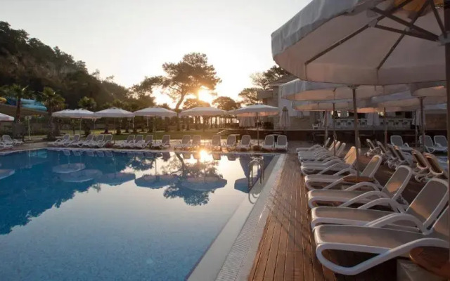 Vertia Luxury Resort