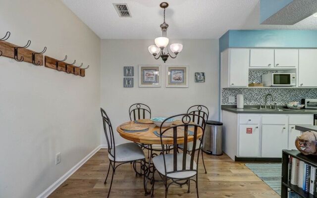 Dog Friendly Forest Ridge Condo Close to Beach by RedAwning
