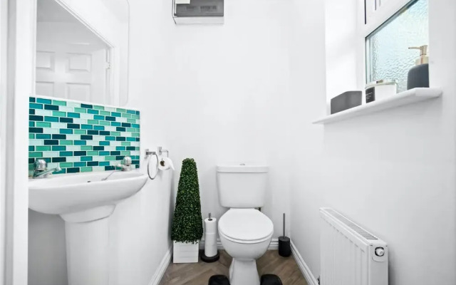 Tipton Escape Haven - 3 Bed House