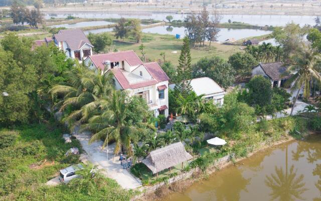 Tra Que Riverside Homestay