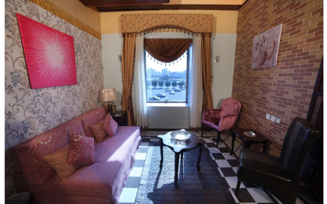 Roomi Suites Hotel