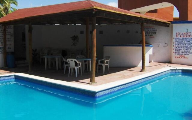 Hotel y Bungalows Los Arcos