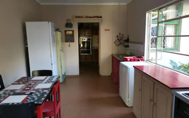 Drakensberg Bush Lodge