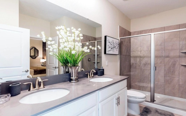 Storey Lake 10br Lakeview Home 4165