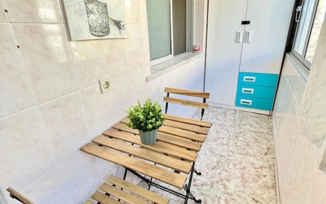 Light Spacious Almada Apartment