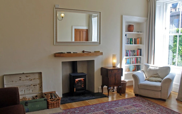 Silver Lining - Gilmore Place Apartment