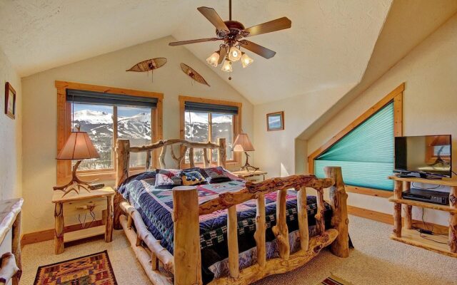 Barton  4 Bedroom Home by RedAwning