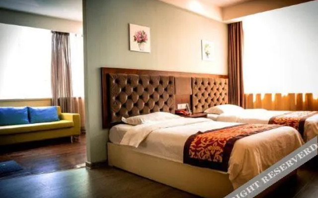 V8 Holiday Hotel
