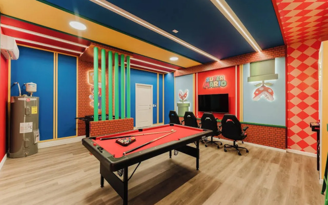 Stunning 8BR Pool Gameroom Minutes to Disney