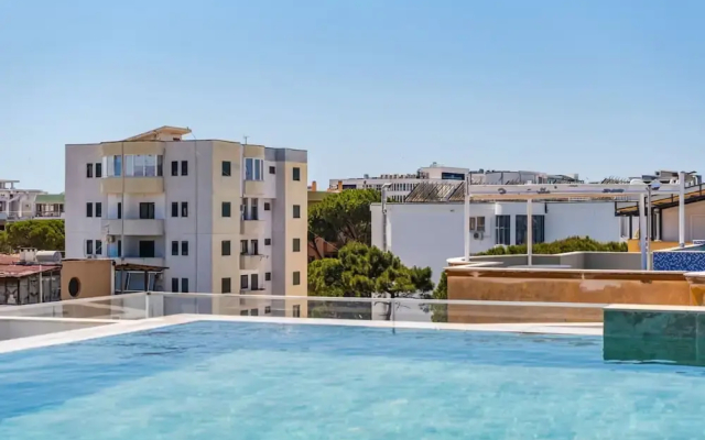 Rooftop Apartment With Private Pool