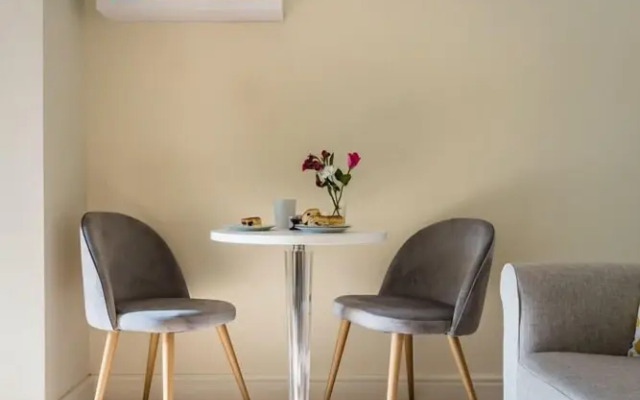Modern 2BR Townhouse with Private Terrace