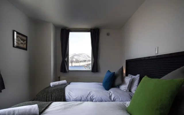 The Phat Packers - Hostel