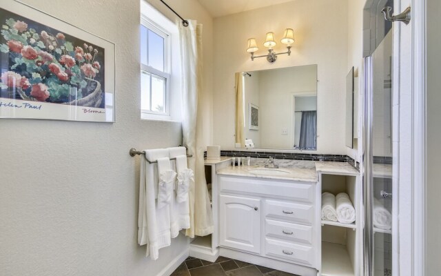 Aqua Vista 5 Bedroom Home