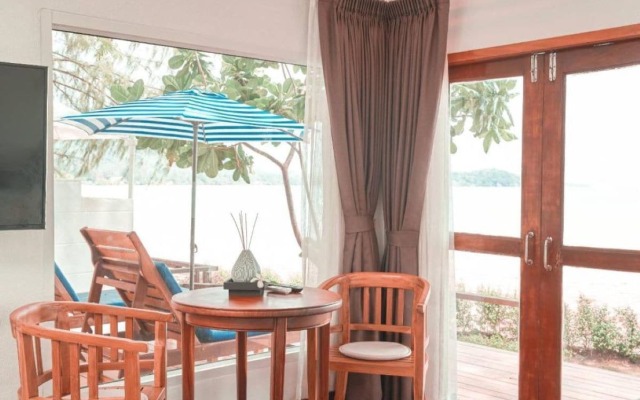 Twin Bay Resort