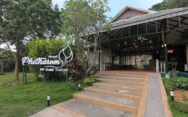 Phitharom PP Resort