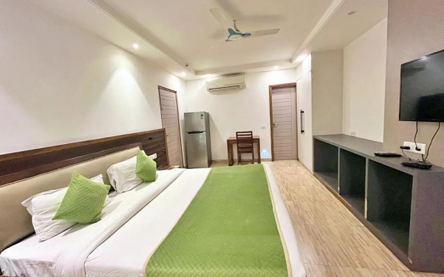 Red Rose Homestay - Rooms with Kitchenette