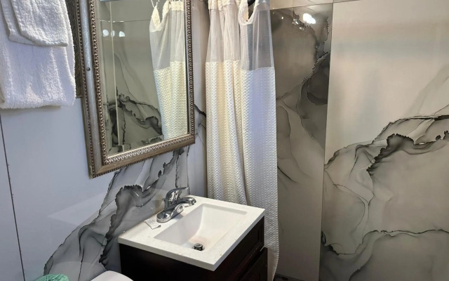 Hotel O Miami Inn & Suites Chicago Midway Airport