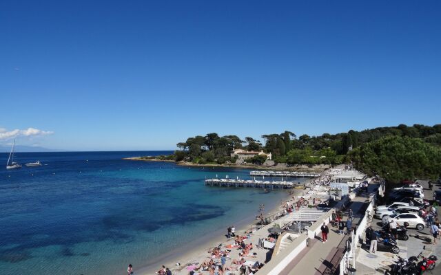 Waterfront Apartment Cap d'Antibes