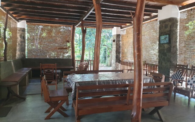 Jungle House Udawalawe Holiday Lodge