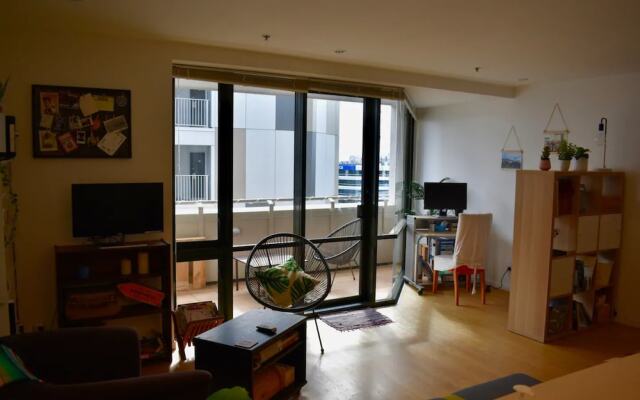 Spacious 1 Bedroom Apartment With City Views