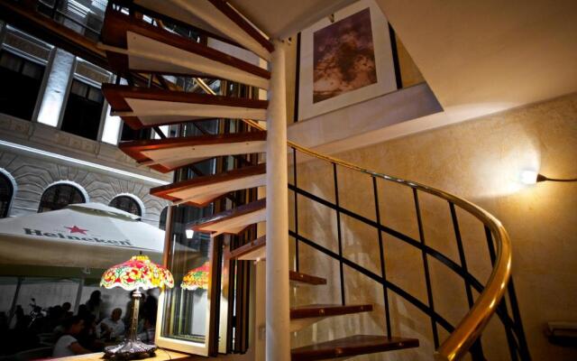 Rembrandt Hotel
