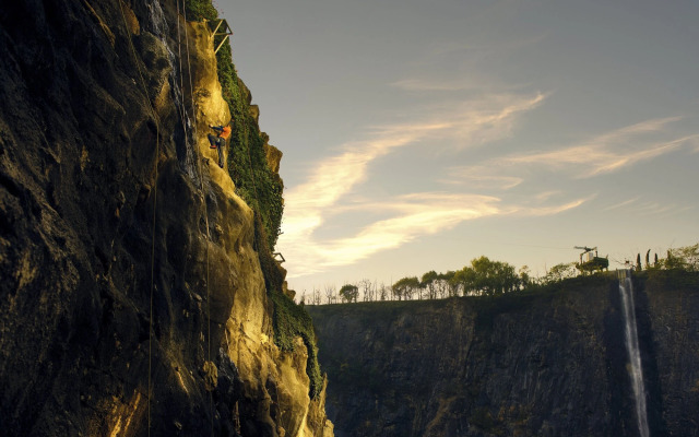 InterContinental Shanghai Wonderland by IHG