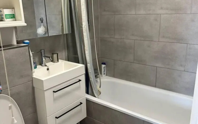 Captivating 1-bed Apartment in Stratford