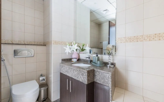 Beautiful Home, Wake Up To Superb Marina Views