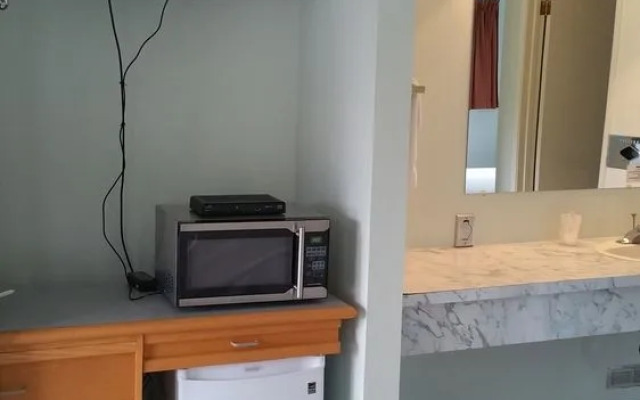 Rivermount Motel Campground and RV Park