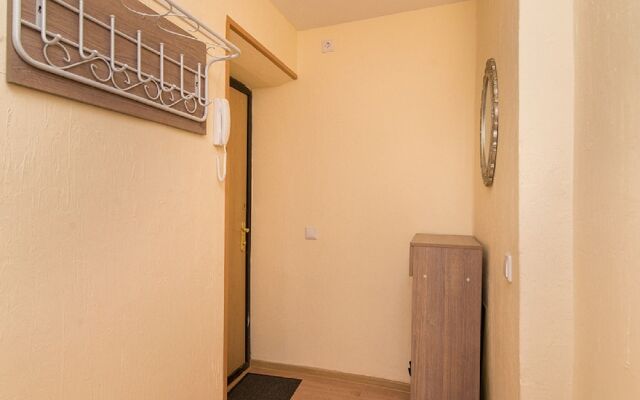 Etazhi Na Malysheva 4B Apartment