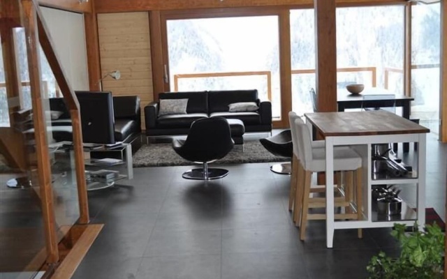 Swiss Chalet – Outside – Ferden