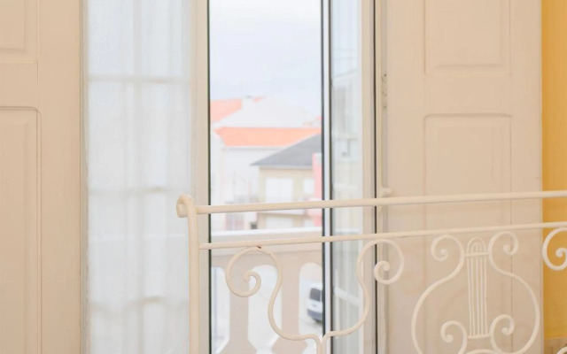 Torreira . Yellow Beach Pavilion