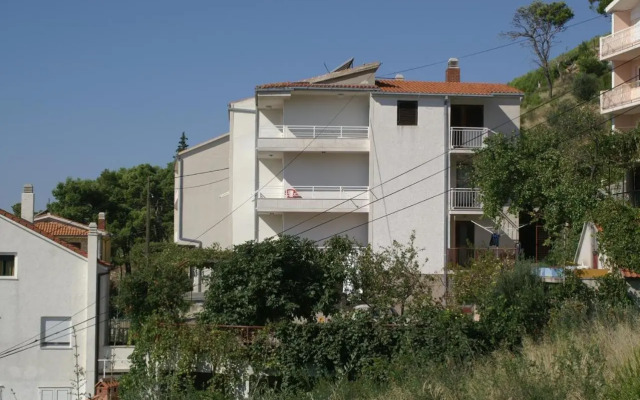 Apartments by the sea Duce, Omis - 945