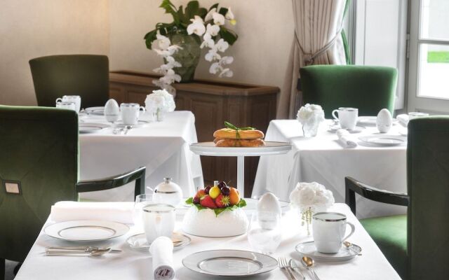 Château Lafaurie-Peyraguey Hôtel & Restaurant LALIQUE