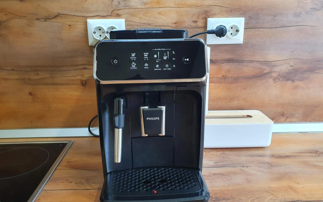 Malavi KI top center studio Ruse