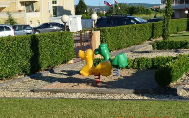 Sunny Island Chernomorets