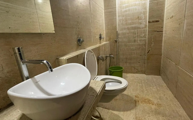 Hotel RR Suites - Near LODHA Xperia Mall
