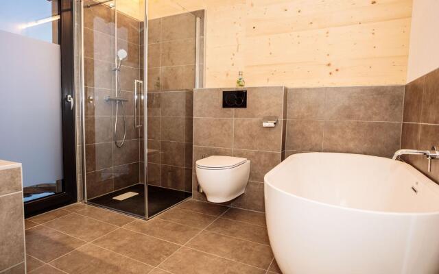 Luxury Chalet With Pool and Sauna Near Ski Lift