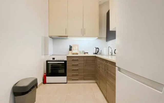 Kodrigktonos Central 77sqm apt in Viktoria