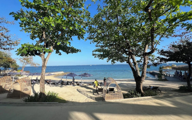 Seaview 2 bedroom near Airport