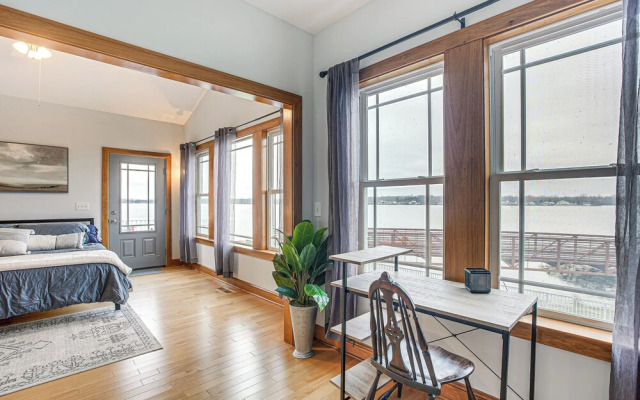 Waterfront Buckeye Lake House: Deck + Views!