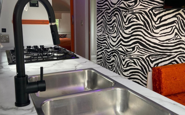 Bury - Lodge - Sleeps 2 - Parking