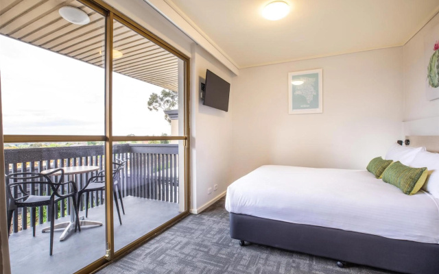 Shoppingtown Hotel – Guest Rooms – Melbourne