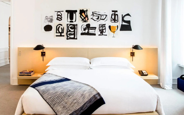 The Chicago Hotel Collection Ambassador Gold Coast