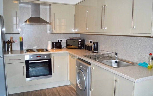 Central 3 Bedroom Flat